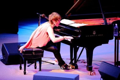 Cazın Duayeni Karrın Allyson Mersin Festivali'nde