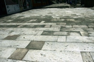 Kaldırım Çalışmaları Devam Ediyor