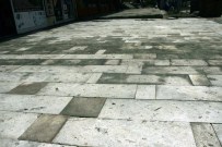 Kaldırım Çalışmaları Devam Ediyor