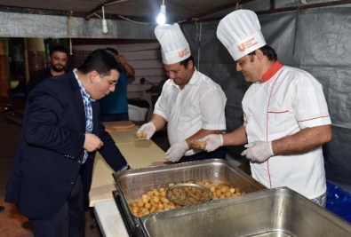 Kepez Kandilde Lokma Dağıttı