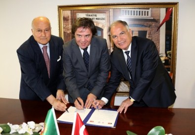 Selçuk İle Portekiz'in Ourem Belediyesi Artık Resmen Kardeş