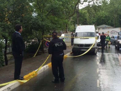 Tartıştığı Annesini Öldürüp Cesediyle Polise Teslim Oldu