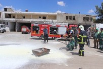 YANGIN TATBİKATI - Temizlik İşçileri Yangın Söndürme Eğitimi Aldı