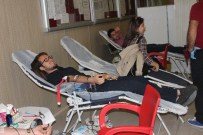Üniversitelilerden Kızılay'a Kan Bağışı Seferberliği