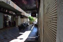 LOKANTACILAR ODASI - Kilis'te Esnaf Kepenk Kapattı