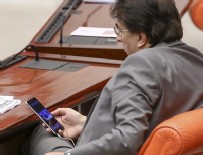 TBMM - Meclis'teki vekiller Ahmet Davutoğlu'nu böyle izledi