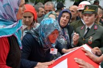 ŞEHİT UZMAN ÇAVUŞ - Samsunlu Şehit Uzman Çavuşu Binlerce Vatandaş Uğurladı