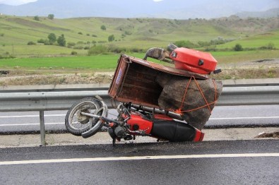 Tosya'da Motosiklet Kazası Açıklaması 1 Yaralı