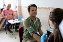 2000 Evler Anadolu Lisesi Öğretmen Ve Öğrencileri Kan Bağışında Bulundu