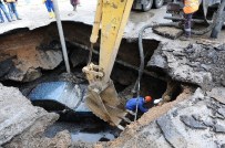 Başkent'te Otomobilin Fosseptik Çukuruna Düşmesi