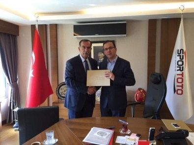 Eceabat Ve Terzialan'a Spor Salonu