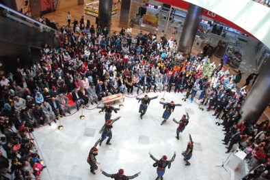 'İlimin Kültür Elçisiyim' Projesinin Sunumu Park Afyon AVM'de Yapıldı