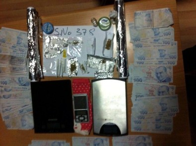 Kayseri'de Uyuşturucudan Zanlılar Doktor Kontrolünden Geçirildi