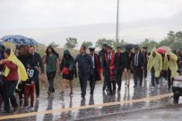 Öğrencilerin Mezuniyet Sevincine Yağmur Engel Oldu