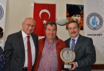 UTKU ÇAKIRÖZER - Sakatlar Derneği'nden Ahmet Ataç'a Onur Ödülü
