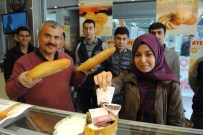 FEN BİLGİSİ ÖĞRETMENLİĞİ - Üniversite Öğrencilerinden Askıya 'Bin Ekmek'