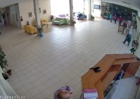 Ziyaret Bahanesiyle Geldiği Huzurevinde Para Çaldı