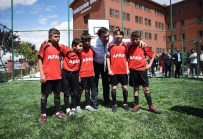 NEW YORK ÜNIVERSITESI - Vali Küçük Suriyeli Çocuklarla Maç Yaptı