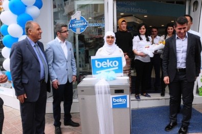 Van'da Yılın Annesine Bulaşık Makinesi