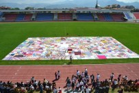 FEVZI GÜNEŞ - 300 Anne Dünyanın En Büyük Sevgi Battaniyesini Ördü