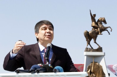 'Bir Bakmışsınız Yanınızdan Brad Pitt, Angelina Jolie Geçiyor'