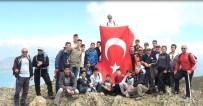 DÜNYA GÜZELİ - Hazar Baba Dağı'na Türk Bayrağı Dikip İstiklal Marşı Okudular
