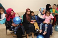 ENGELLİ ANNESİ - 'Anne' Diyemeyen Engelli Çocukların Hediyeleri Annelerini Ağlattı