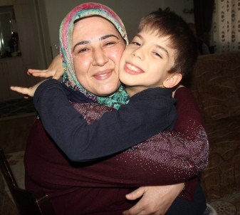 Fedakar Anne Kendini Üvey Oğluna Adadı