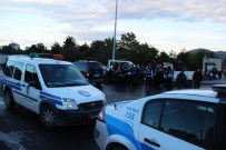 ZABITA MEMURU - Seyyar Satıcılar İle Zabıta Arasında Kavga Açıklaması 1 Yaralı