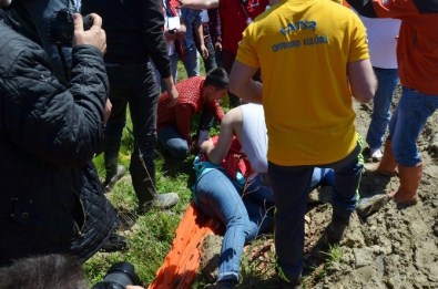 Üzerine Demir Platform Düşen Kız Ağır Yaralandı