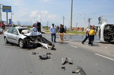 Yolcu Minibüsü Devrildi Açıklaması 4 Yaralı