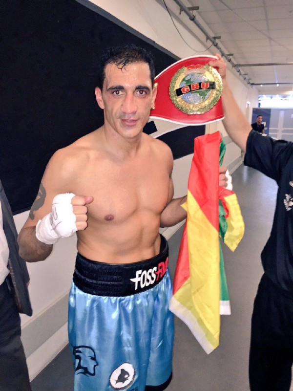 Selahattin Demirtaş Almanya'da ringe çıktı