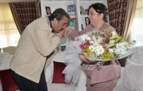 ŞEHİT ANNELERİ - Çetin, Şehit Anneleriyle Buluştu