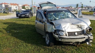 Işık ihlali kazaya neden oldu 5 yaralı