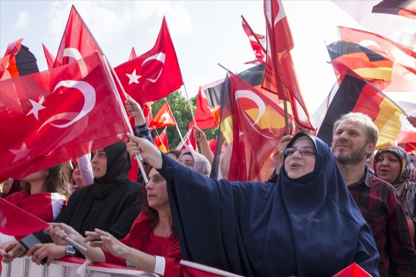 Almanya'daki Türkler 1915 tasarısını protesto ediyor