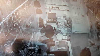 5 Bin Liralık Tespih Çaldı