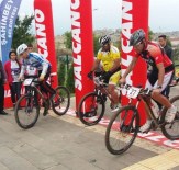 TÜRKIYE BISIKLET FEDERASYONU - Dağ Bisikleti Kupası'nda Nilüfer'e Madalya