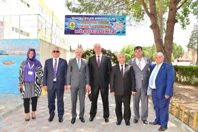 Kafaoğlu Bahçelievler'de Bilim Fuarı'ndaydı