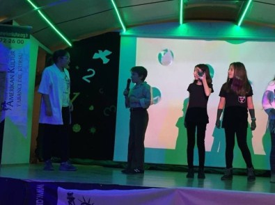 Öğrencilerden İngilizce Gecesi