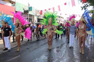 Rio Karnavalı Gibi 'Kiraz Festivali'