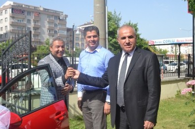 'San Ki Bıraktım' Kampanyası Talihlisi Otomobili Teslim Aldı