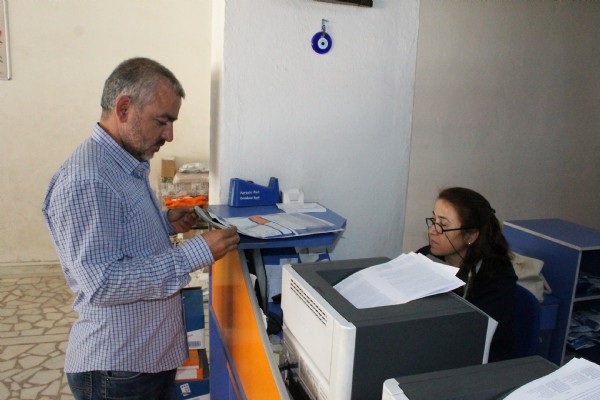 F.Bahçeli taraftardan Aziz Yıldırım'a plaket