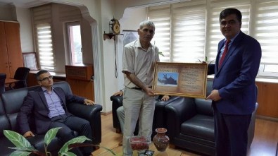 Başkan Yalçın'dan Vakıflar Bölge Müdürü Emek'e Ziyaret