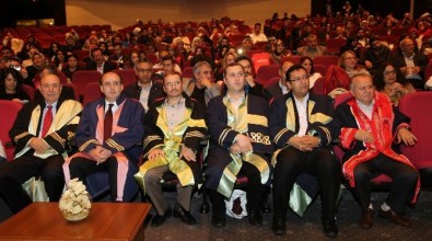 ERÜ Mustafa Çıkrıkçıoğlu MYO'nda Mezuniyet Coşkusu