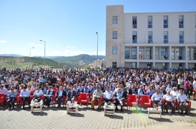 Tunceli Üniversitesi'nde Mezuniyet Coşkusu