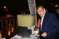 ZEYTİNBURNU BELEDİYESİ - Zeytinburnu Belediyesi'nden 300 Litrelik Limonata İkramı