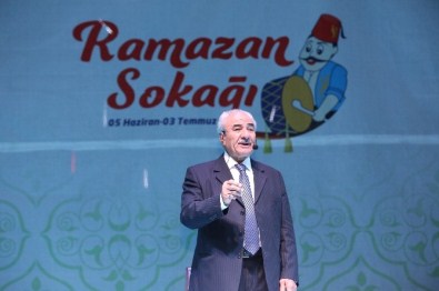 Eğitimci Yazar Vehbi Vakkasoğlu, Ramazan Sokağı'na Söyleşisiyle Katıldı