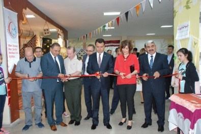 Gürün Halk Eğitim Müdürlüğü Yıl Sonu Sergisi Açtı