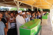 HALİL ÖZCAN - Kazada Ölen 10 Kişi Defnedildi