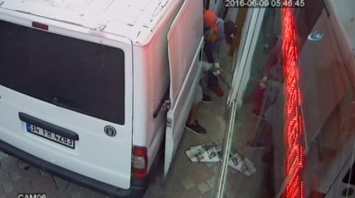 Peçeli Hırsızlar Kamerada